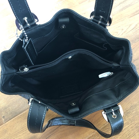 Coach shoulder bag in black signature logo - Picture 5 of 8